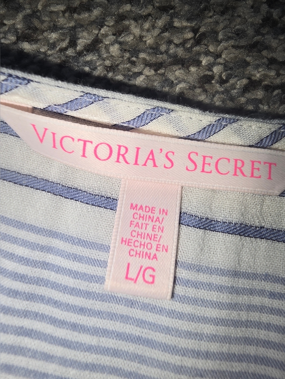 Victoria's Secret Striped Blouse - Blue & White Vertical Stripe V-Neck Top Large - Picture 9 of 11